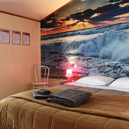 Campiotel Formule Hotel Ars-en-Re Bagian luar foto